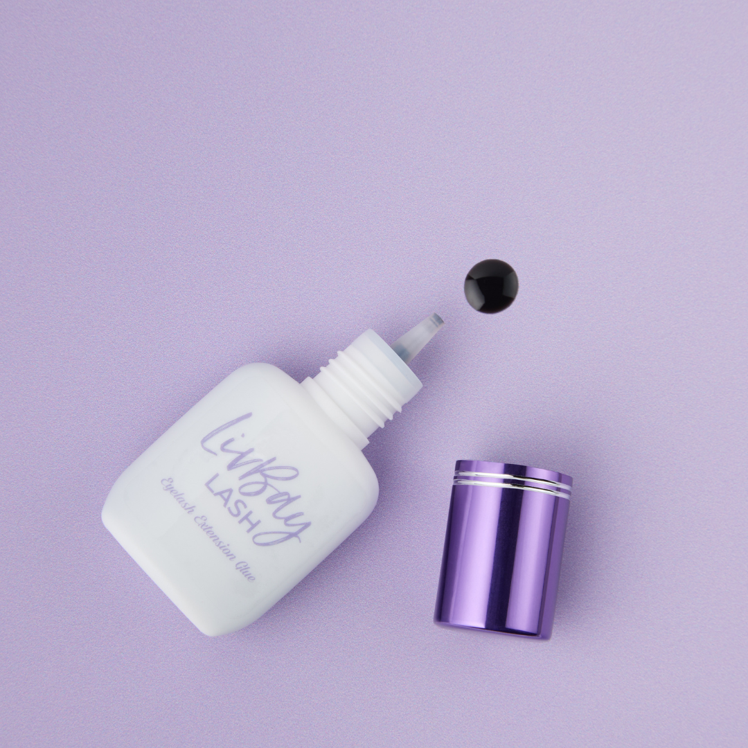 Low Humidity Lash Adhesive