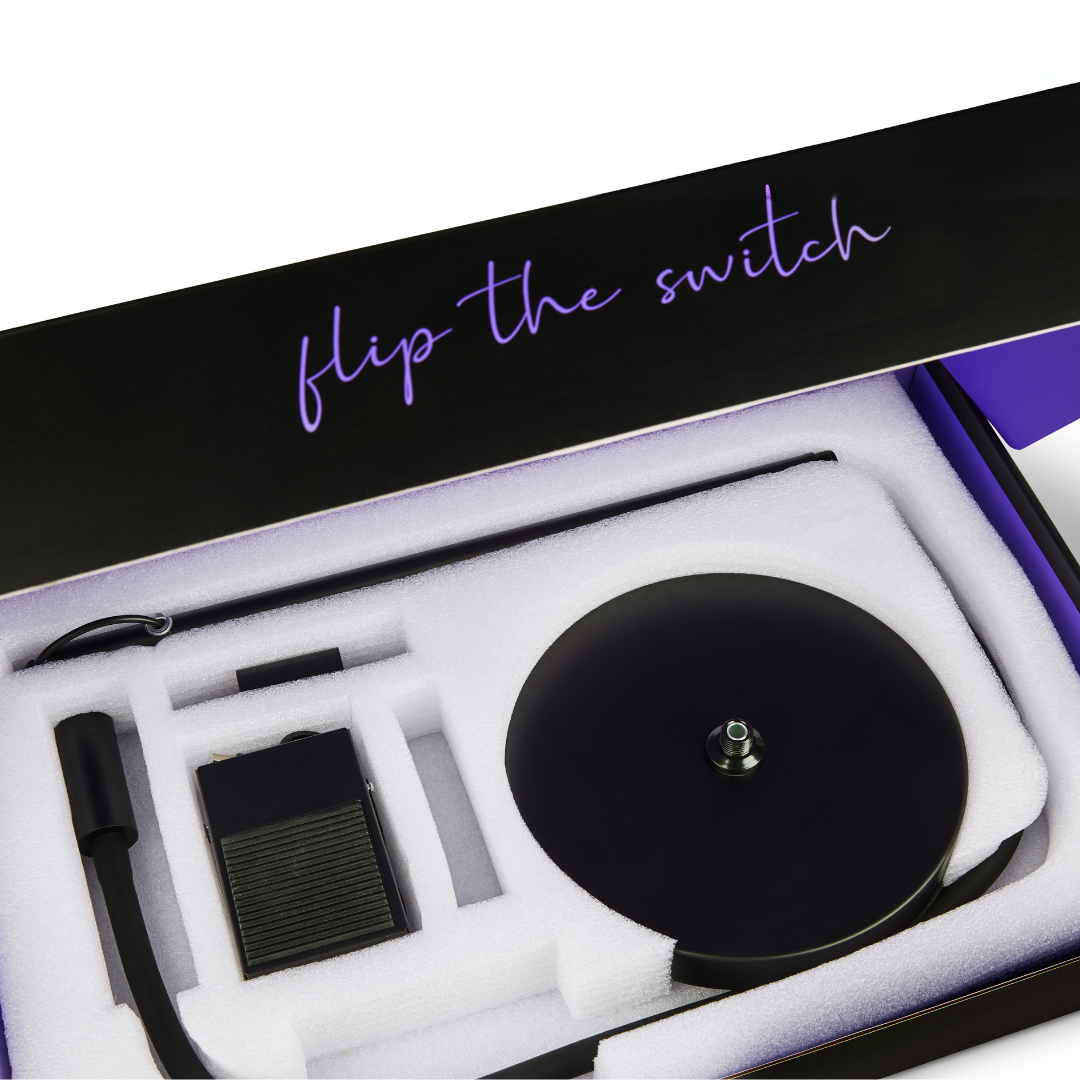 LUVstruck UV Lash Lamp