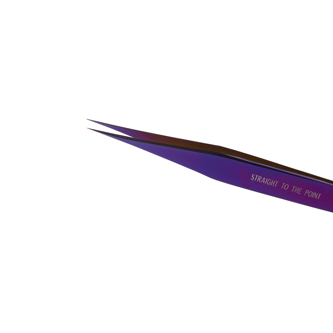 Straight To The Point Lash Tweezer