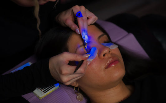 Troubleshooting LED Lash Adhesive Issues: The Pro Artist’s Guide to Perfect Retention