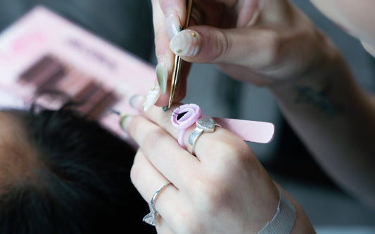 How to Avoid Stickies in Lash Extensions: The Pro Artist’s Guide to Flawless Sets