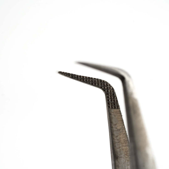 Fiber Tip - Hook It Lash Tweezers