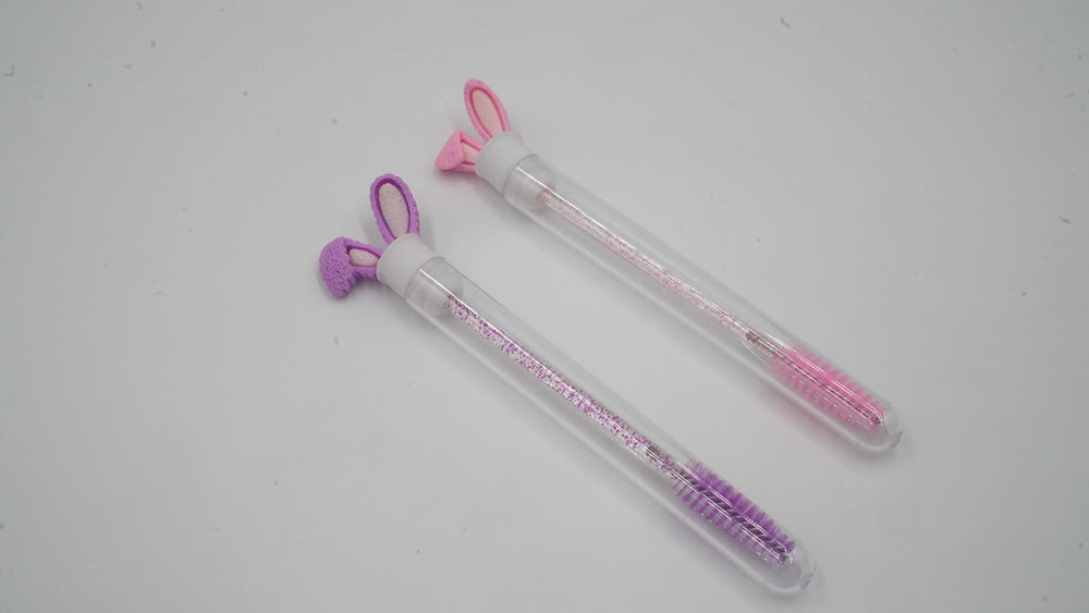 Lash Wand with Sanitary Protector